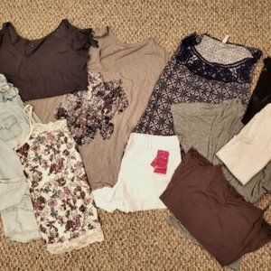 A HUGE Clothing BUNDLE~